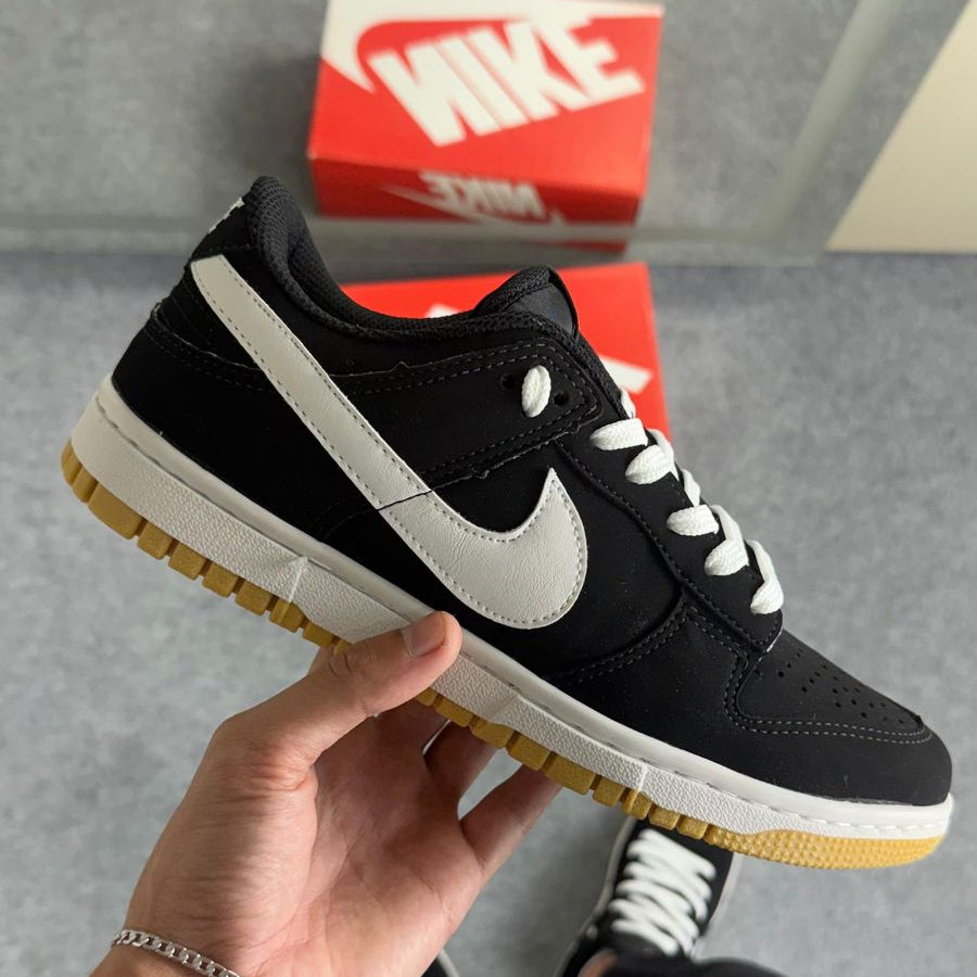 Tênis Nike Dunk Preto Nobuck