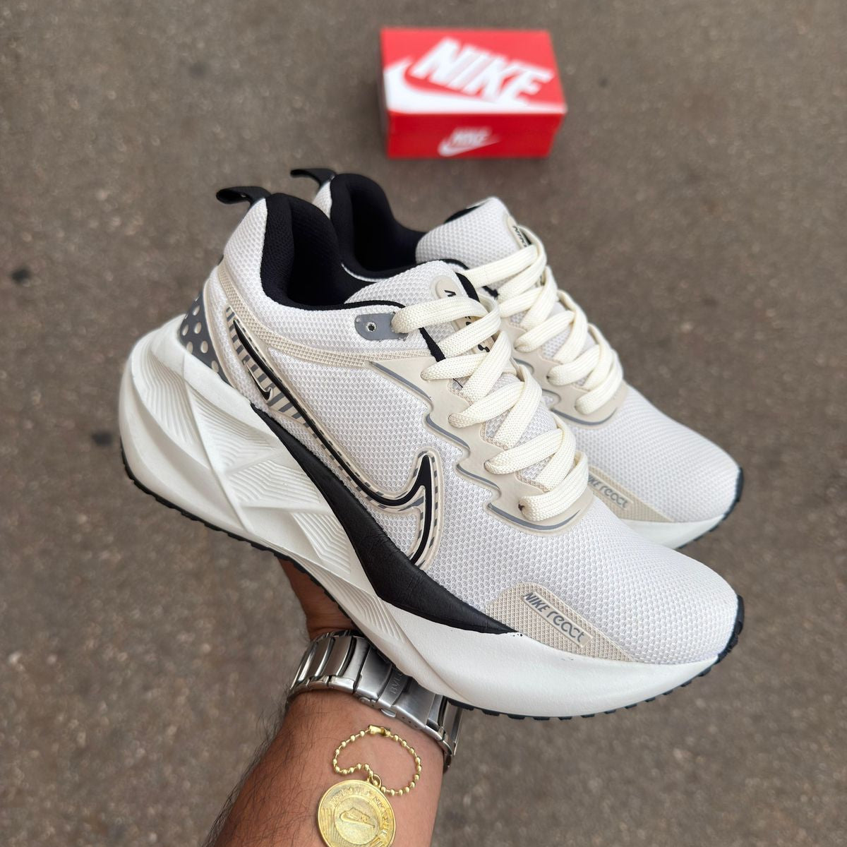 Tênis Nike Zoom React Preto e Branco