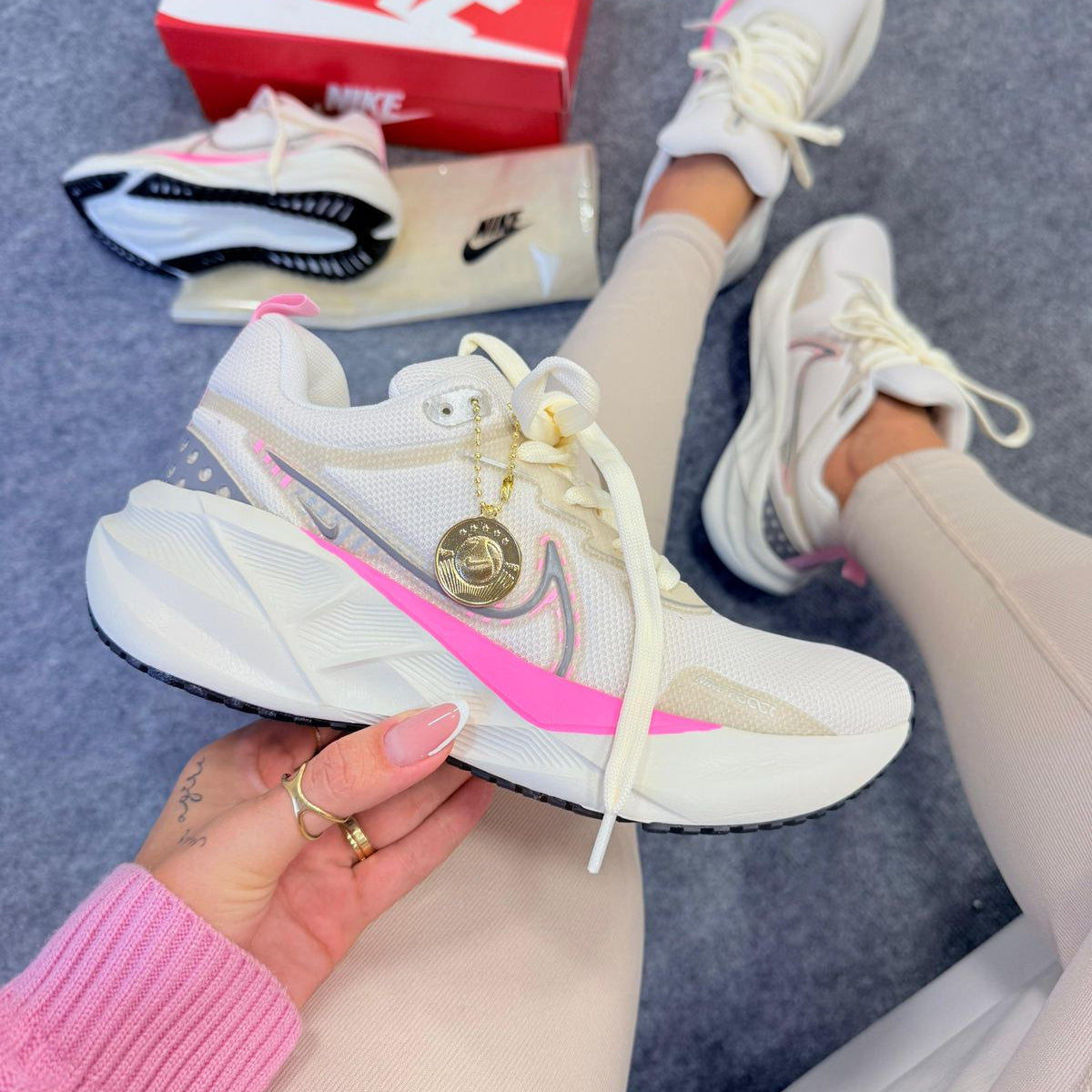 Tênis Nike Zoom React Detalhes Rosa
