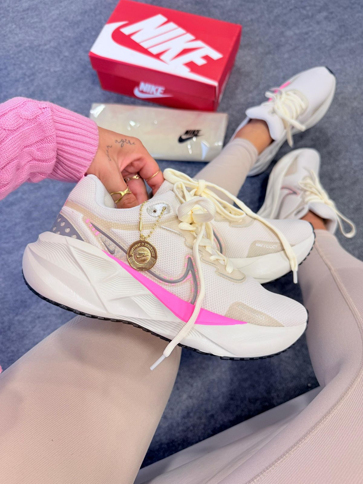 Tênis Nike Zoom React Detalhes Rosa