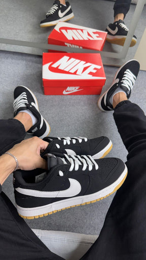 Tênis Nike Dunk Preto Nobuck