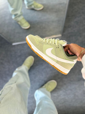 Tênis Nike Dunk Low – Linha Luxo em Couro
