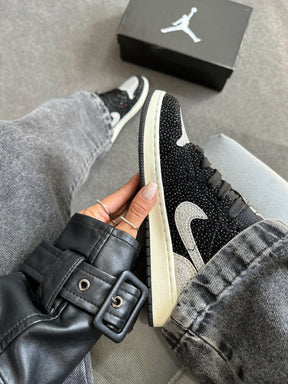 NIKE JORDAN LOW - PRETO LUXO