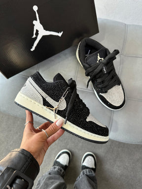 NIKE JORDAN LOW - PRETO LUXO