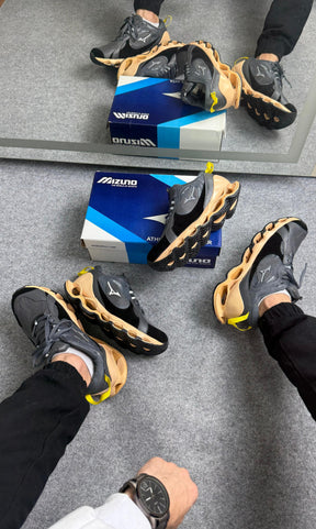 MIZUNO WAVE BETA 2 - REFLETIVEL/ GRAFITE/ CREME ESCURO